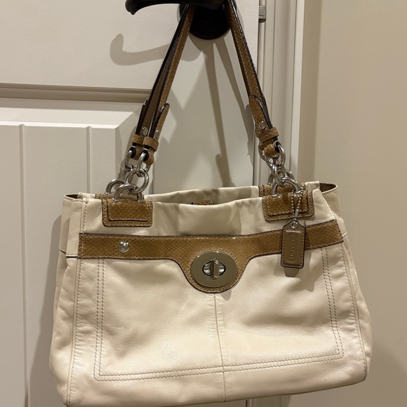 Coach Penelope Leather Carryall/Shoulder Tote And Matching Wallet! - Picture 2 of 16